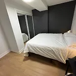 Spacious Room 01, Airport, Free Pkg, Sep Entrance, Shared Bathroom